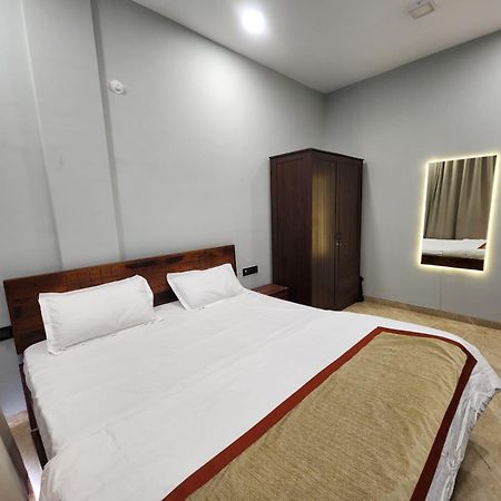 Genz Villa Ll Swimming Pool Ll Ac Ll Bbq Ll 2Bhk 罗纳瓦拉 外观 照片